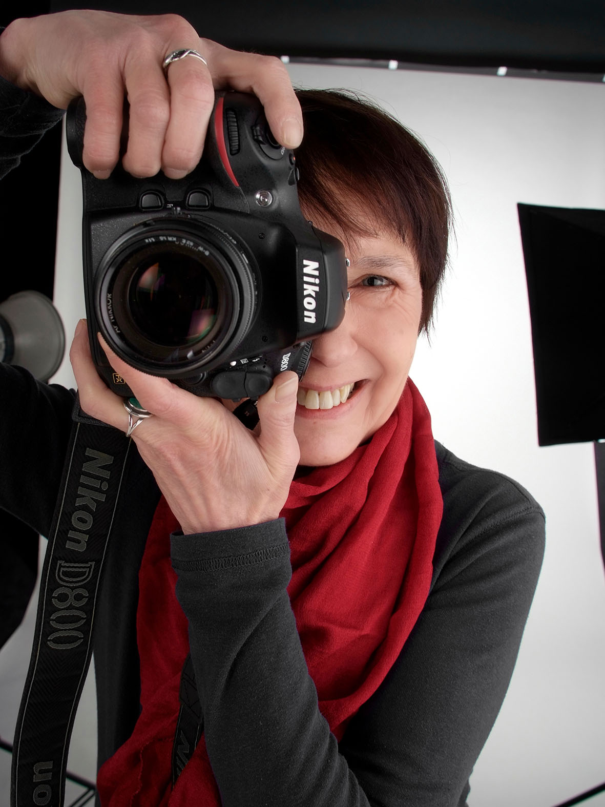 Portrait von Sabine Reuther.
