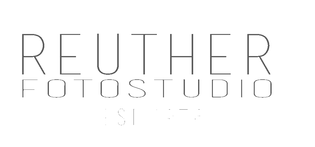 Zu sehen ist das Logo von Fotostudio Reuther. Das Fotostudio in Koblenz